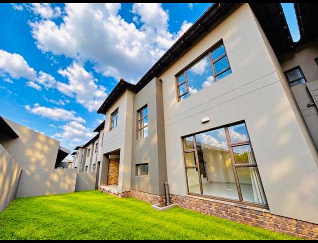 3 BEDROOM TOWNHOUSE FOR SALE IN EYE OF AFRICA